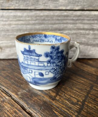 Chinese export coffee cup, pagoda pattern, C. 1790