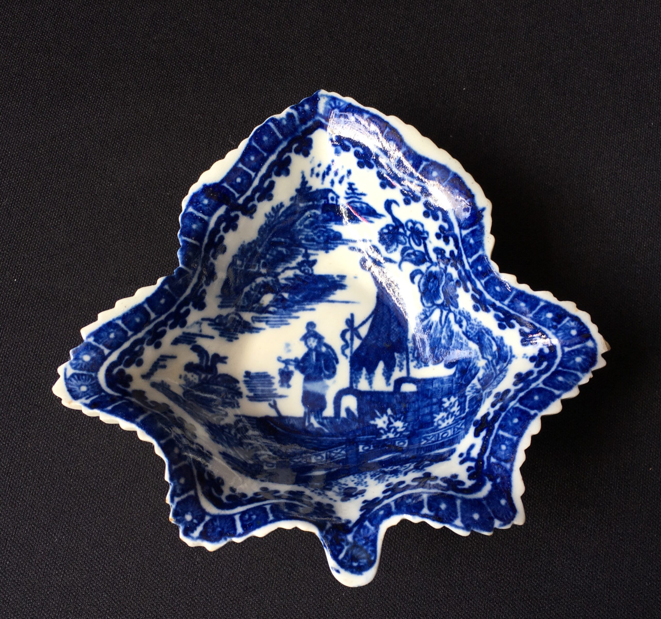 Caughley 'fisherman pattern' leaf shape pickle dish, C.1780 -0