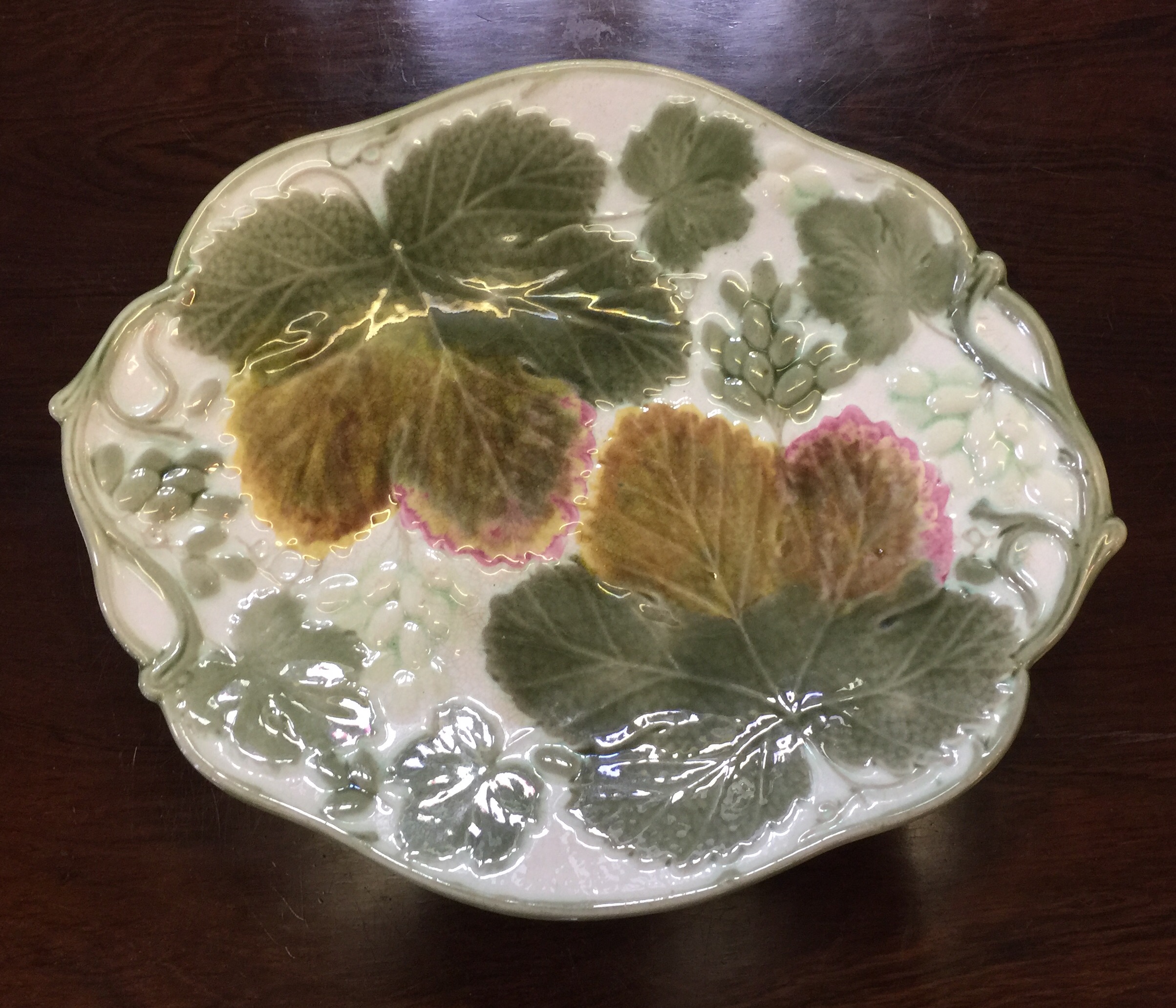 Wedgwood majolica fruit & vine dish, large size, 1887-0