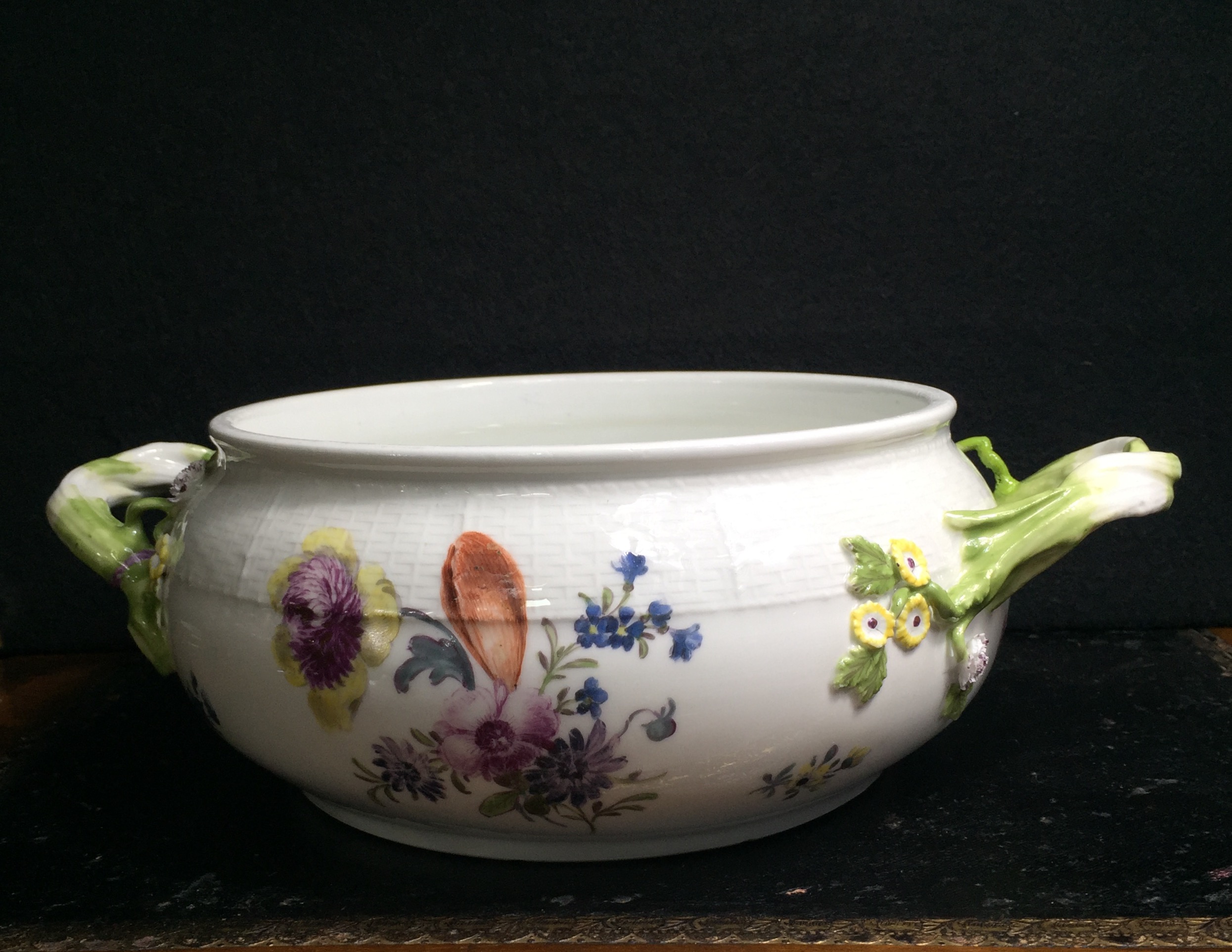 Meissen tureen base, Ozier moulded with branch handles, deutschblumen flowers, c.1745 -0