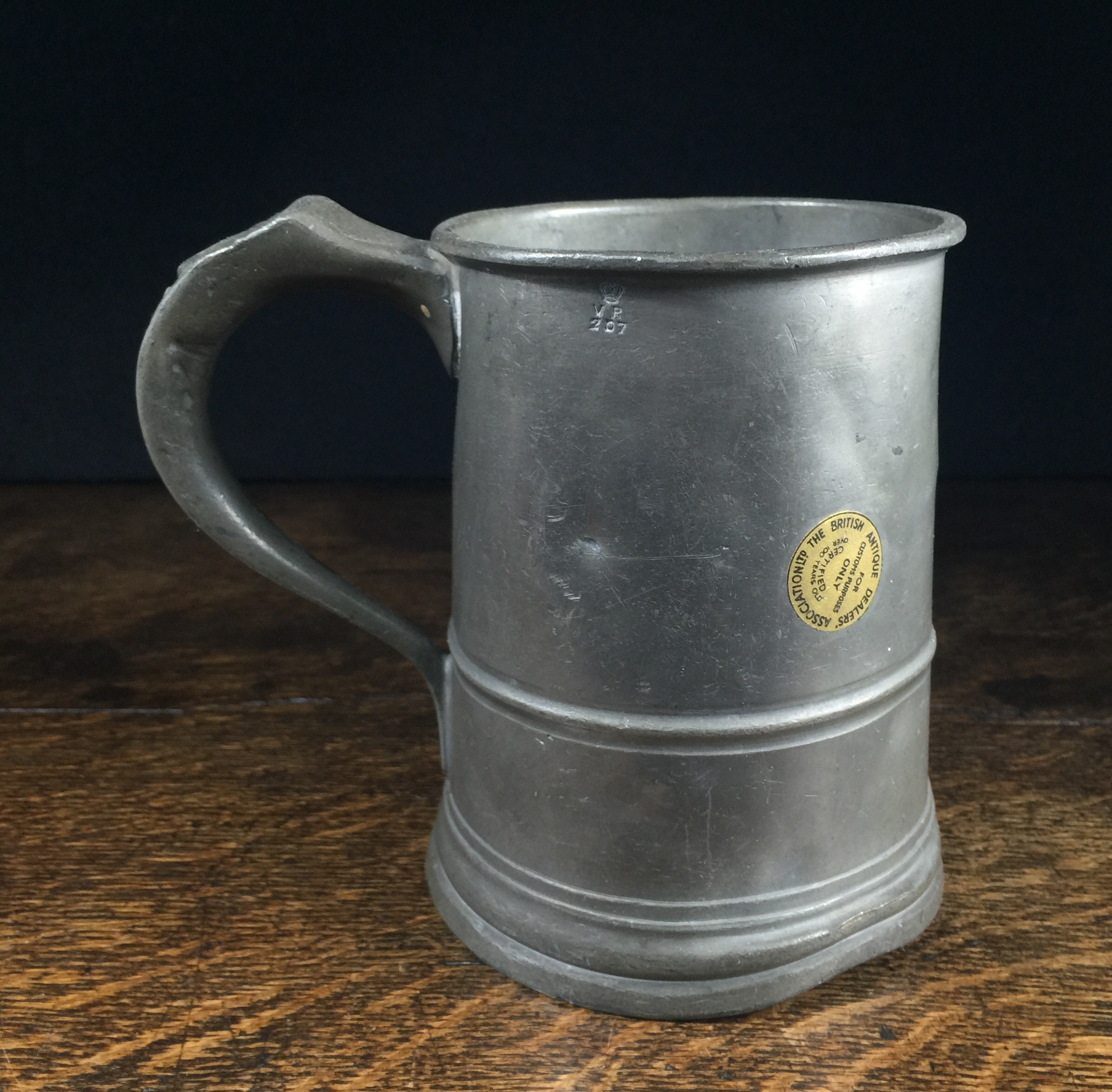 Victorian pewter tankard, quart, circa 1850-0