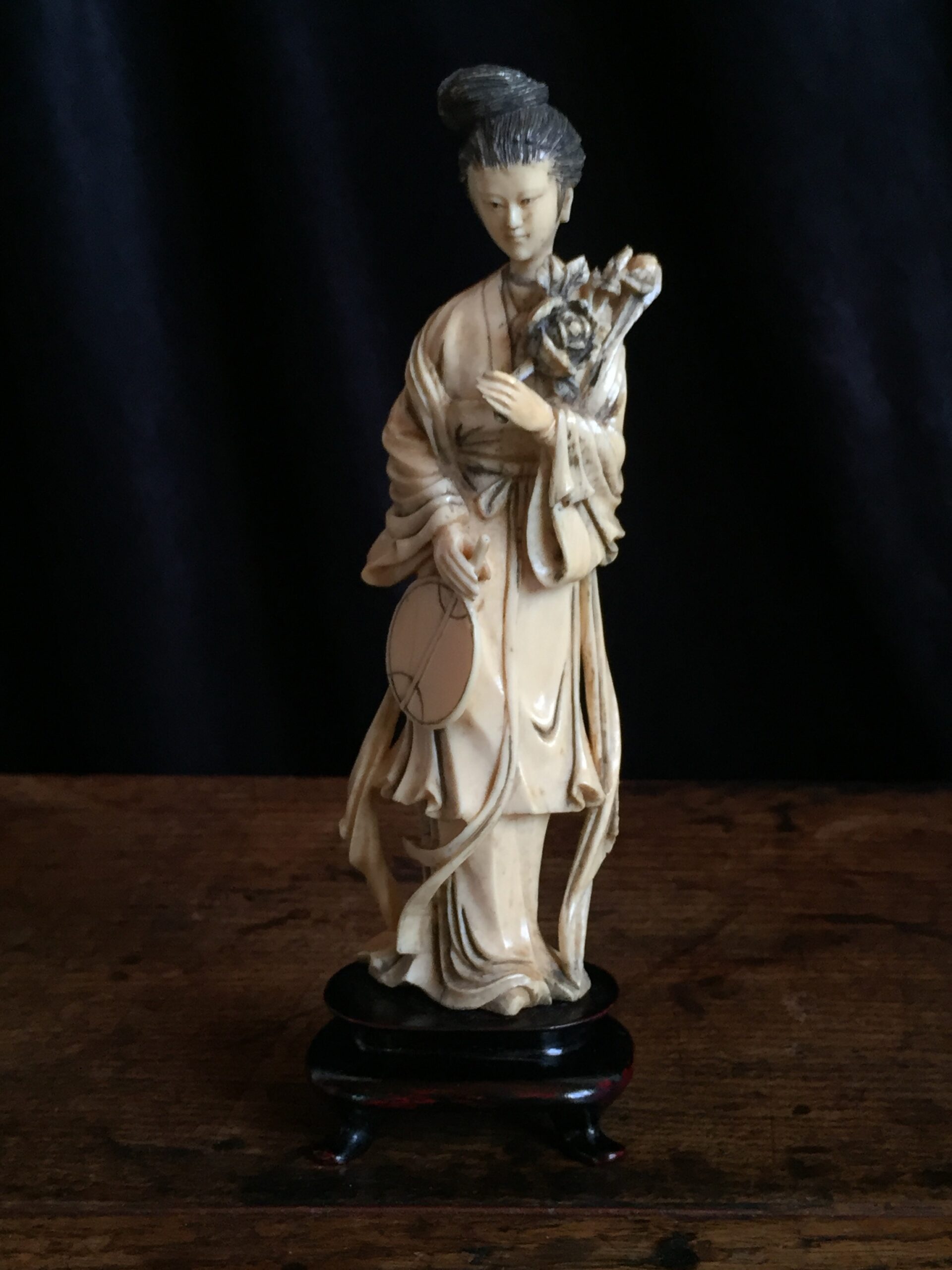 Ivory figure of a lady with fan & peony rose, Chinese c.1900-0