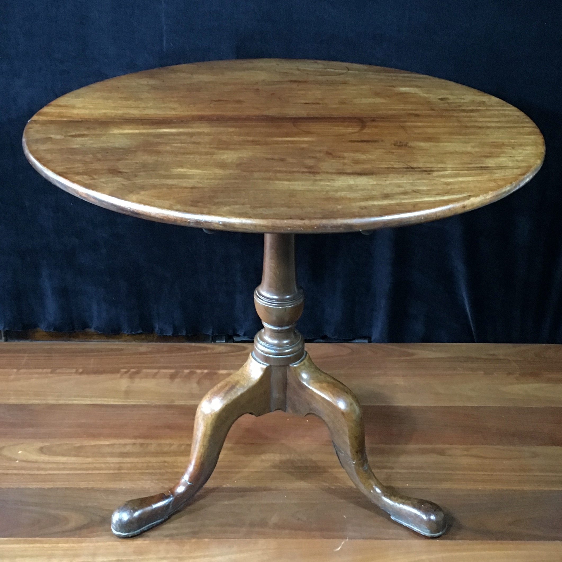 Georgian faded mahogany tripod tea table, C. 1780 -0