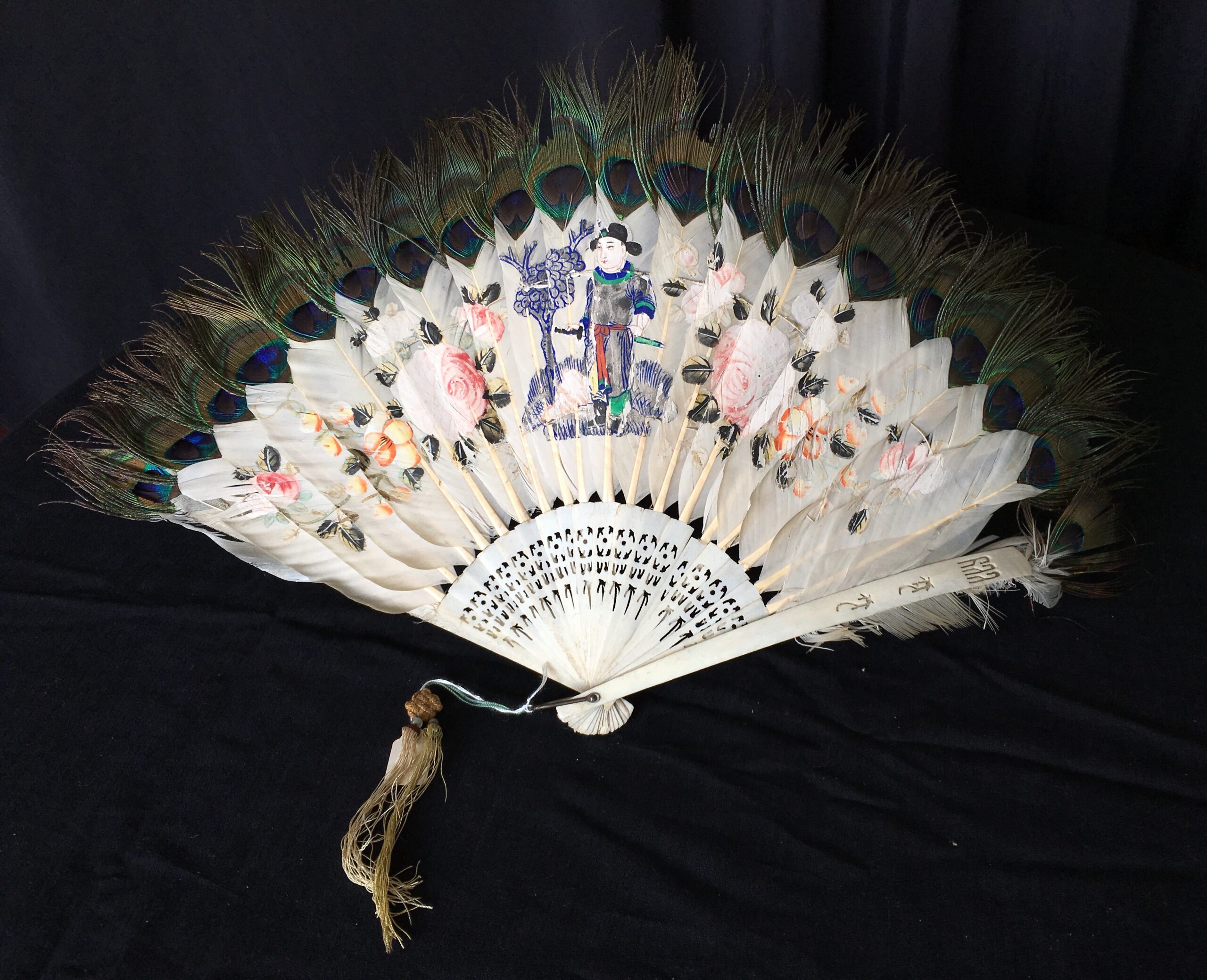 Chinese feather fan with painted scenes, C. 1830-20280