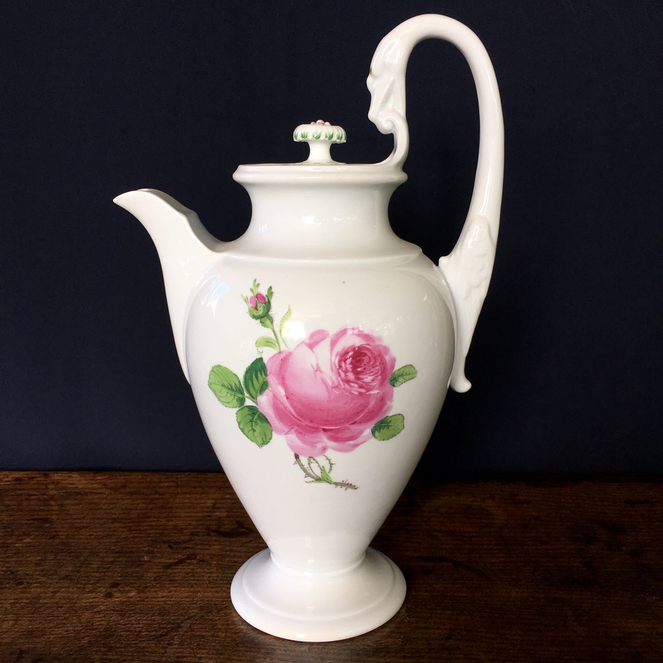 Meissen coffee pot with rose pattern, 19th century -0