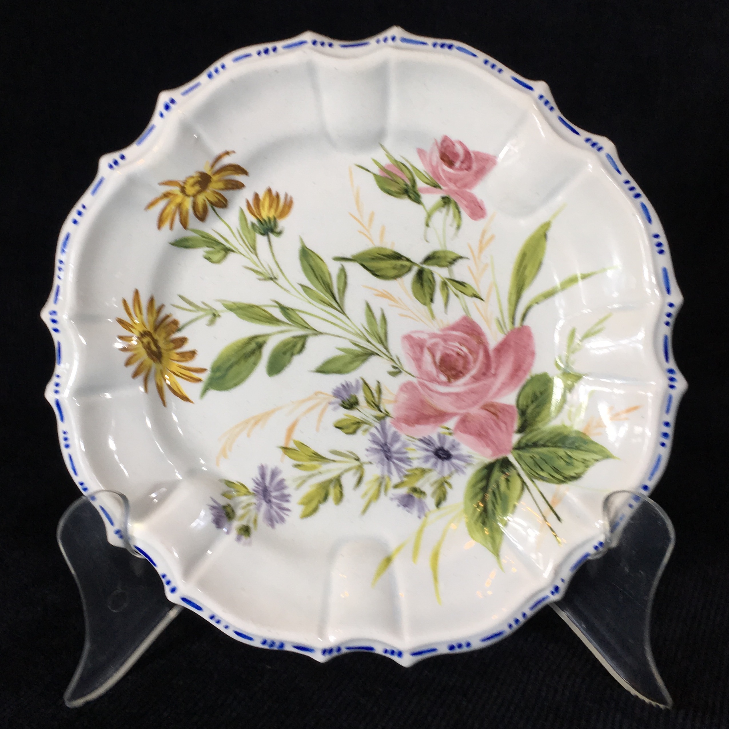 Le Nove (Italy) faience plate, rose & daisy, 19th century-0