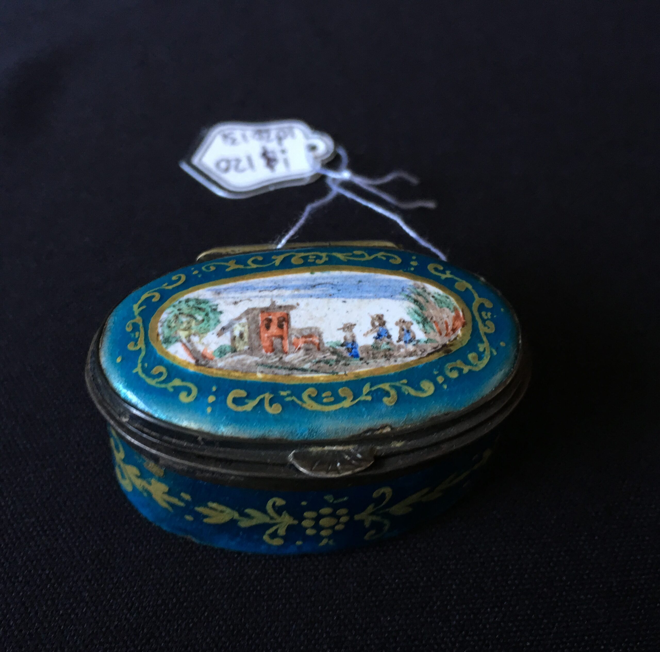 Patch box with scene, 20th century-0