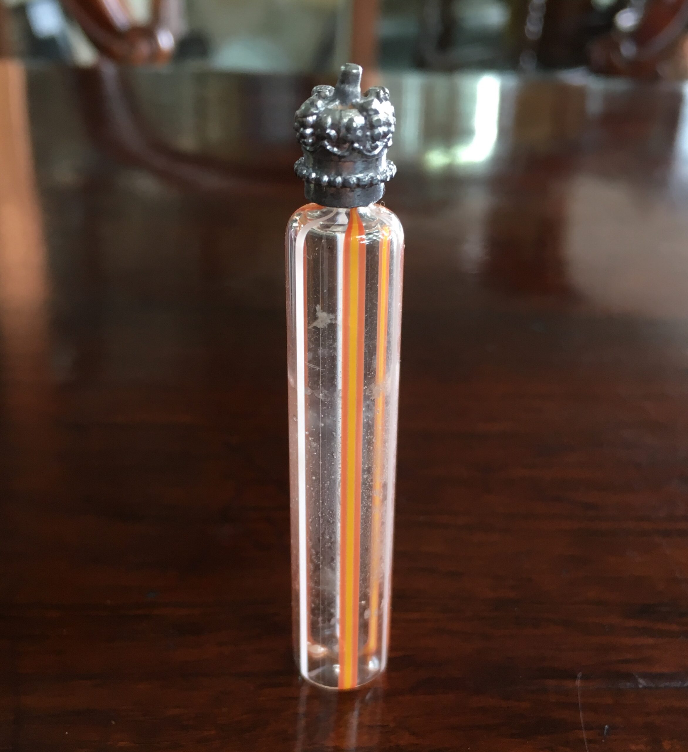 Small glass perfume bottle with crown knop, 20th century-0