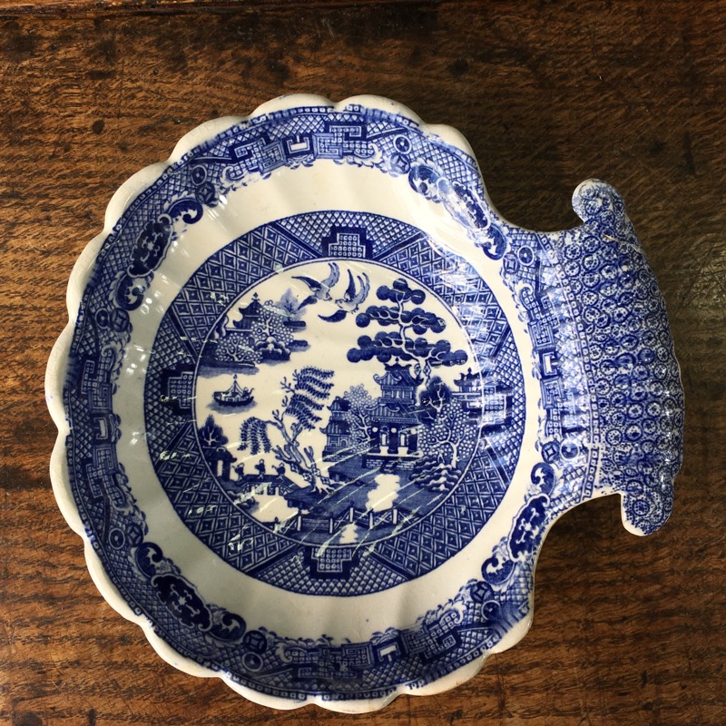 English scallop shell shape Willow Pattern serving dish. c.1860-0