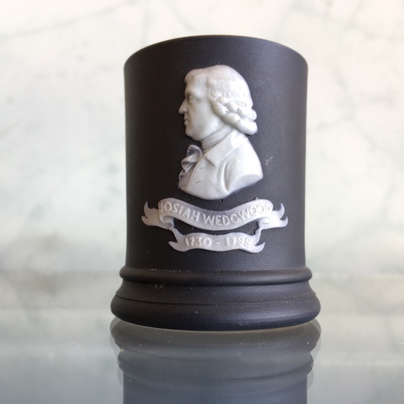 Josiah Wedgwood Museum commemorative portrait small black jasper vase, c.1906-0