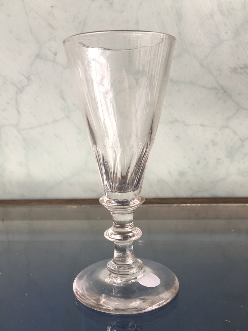 Georgian ale glass, bladed knop & petal moulded sides, c. 1790-0