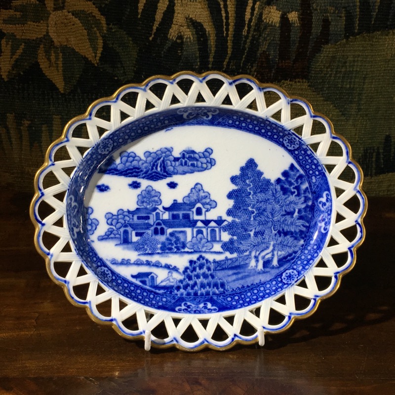 Spode basketweave rim stand, printed in blue with Pagoda, c.1800 -0