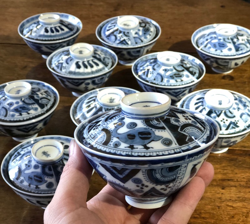 Japanese porcelain covered bowl with Underglaze blue pattern, earlier 20th century -0