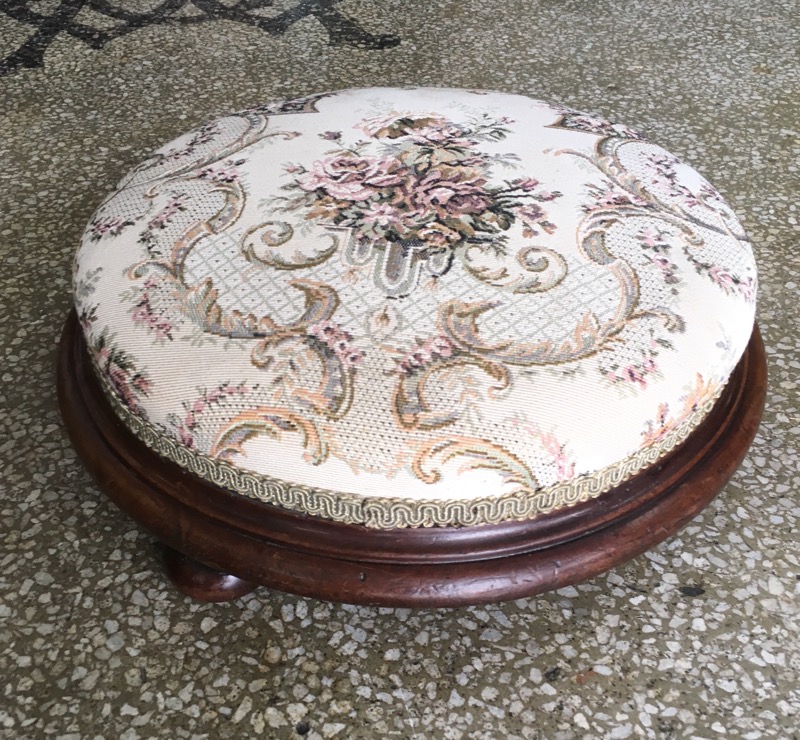 Round cedar foot stool on bun feet, c.1880 -0