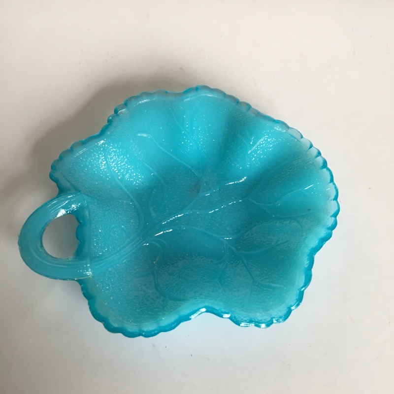 Victorian Vaseline glass pin dish, leaf form, c.1890 -0