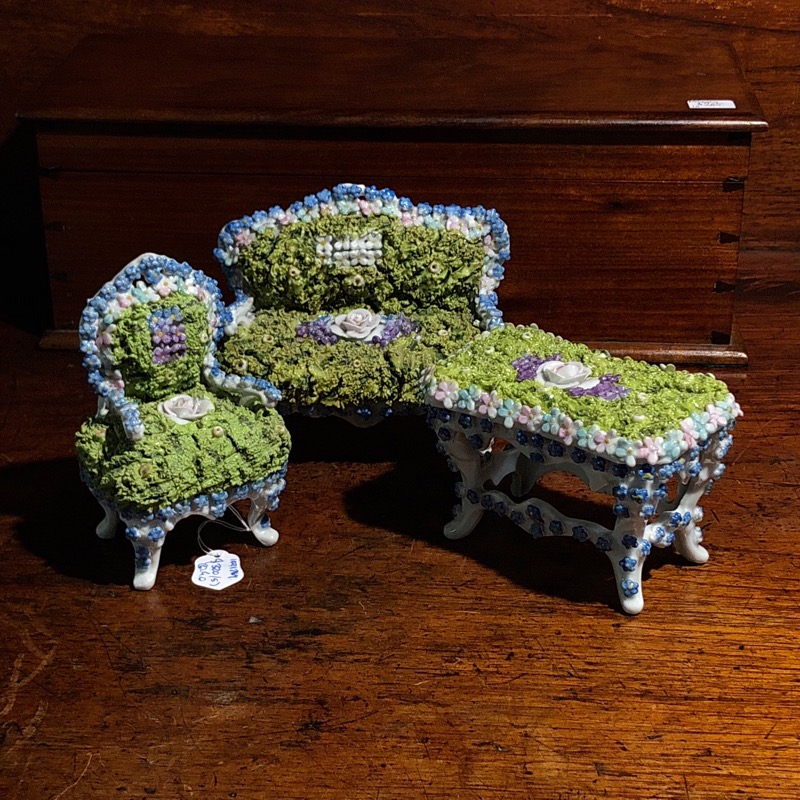 Miniature German porcelain 'Elfinware' furniture set, c. 1880-0