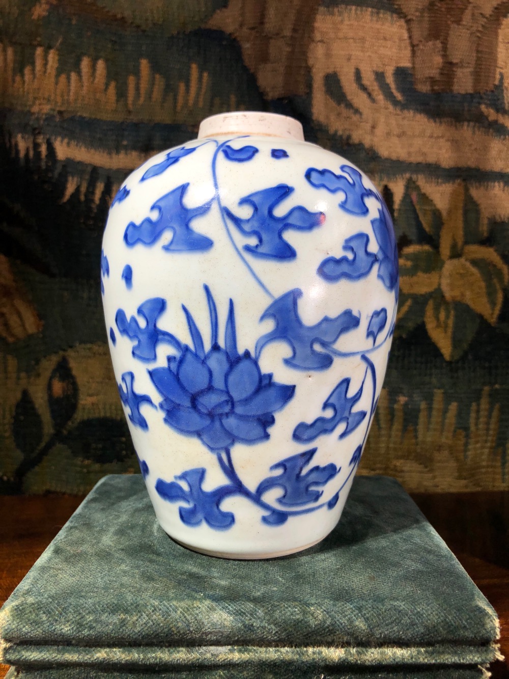 Ming Dynasty vase, scrolling lotus flowers & foliage, Chongzhen, c ...