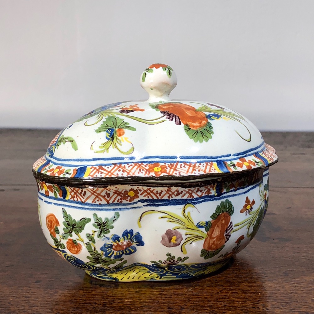 Italian tureen with ‘Imari’ pattern, de Ferniani, Faenza, c.1775 ...