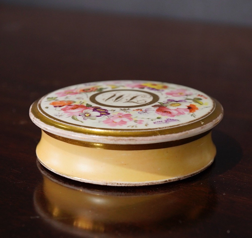 Porcelain snuff box, flowers & classical gilt, ‘JM’ monogram, c.1820 ...