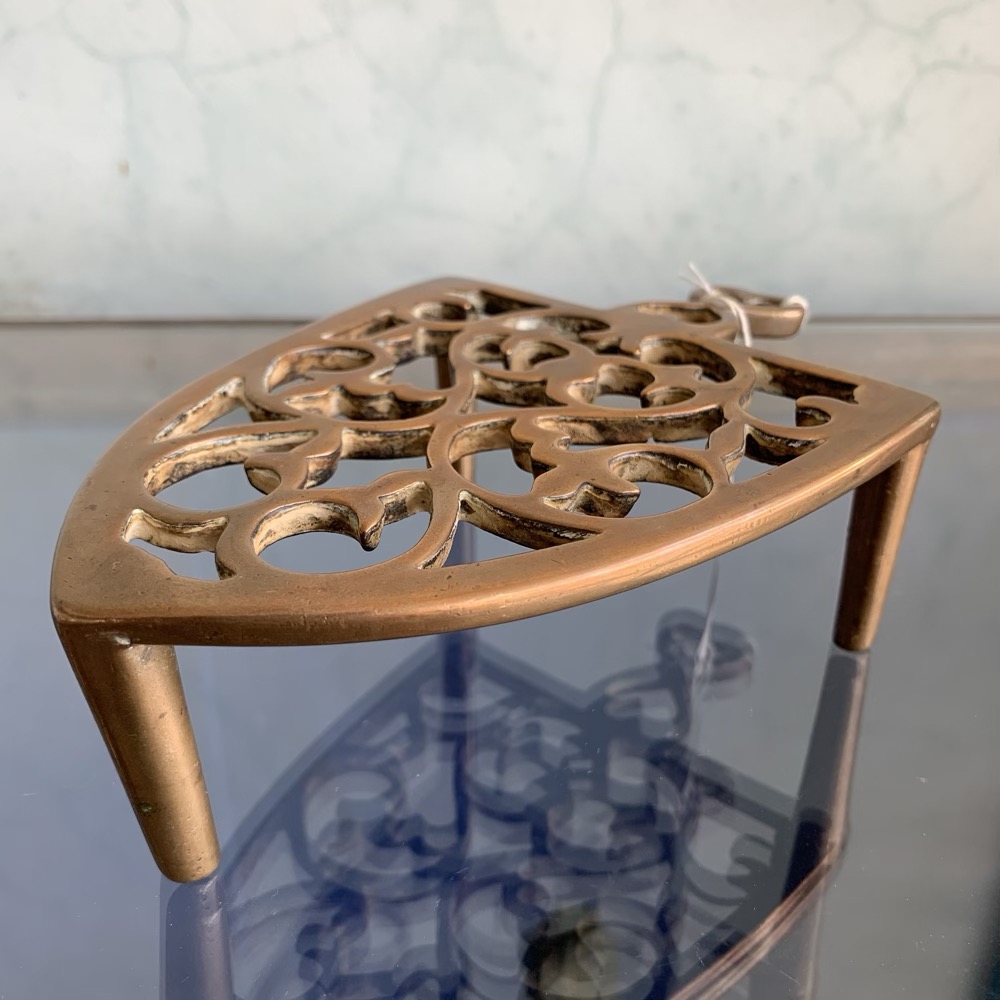 Small 19th century brass trivet, c. 1870 Moorabool Antiques Galleries