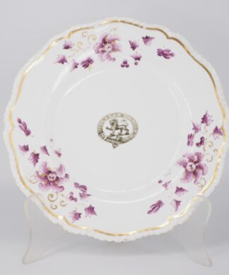 Chamberlains Worcester armorial plate with puce flower sprays, VICTMUS  c. 1830