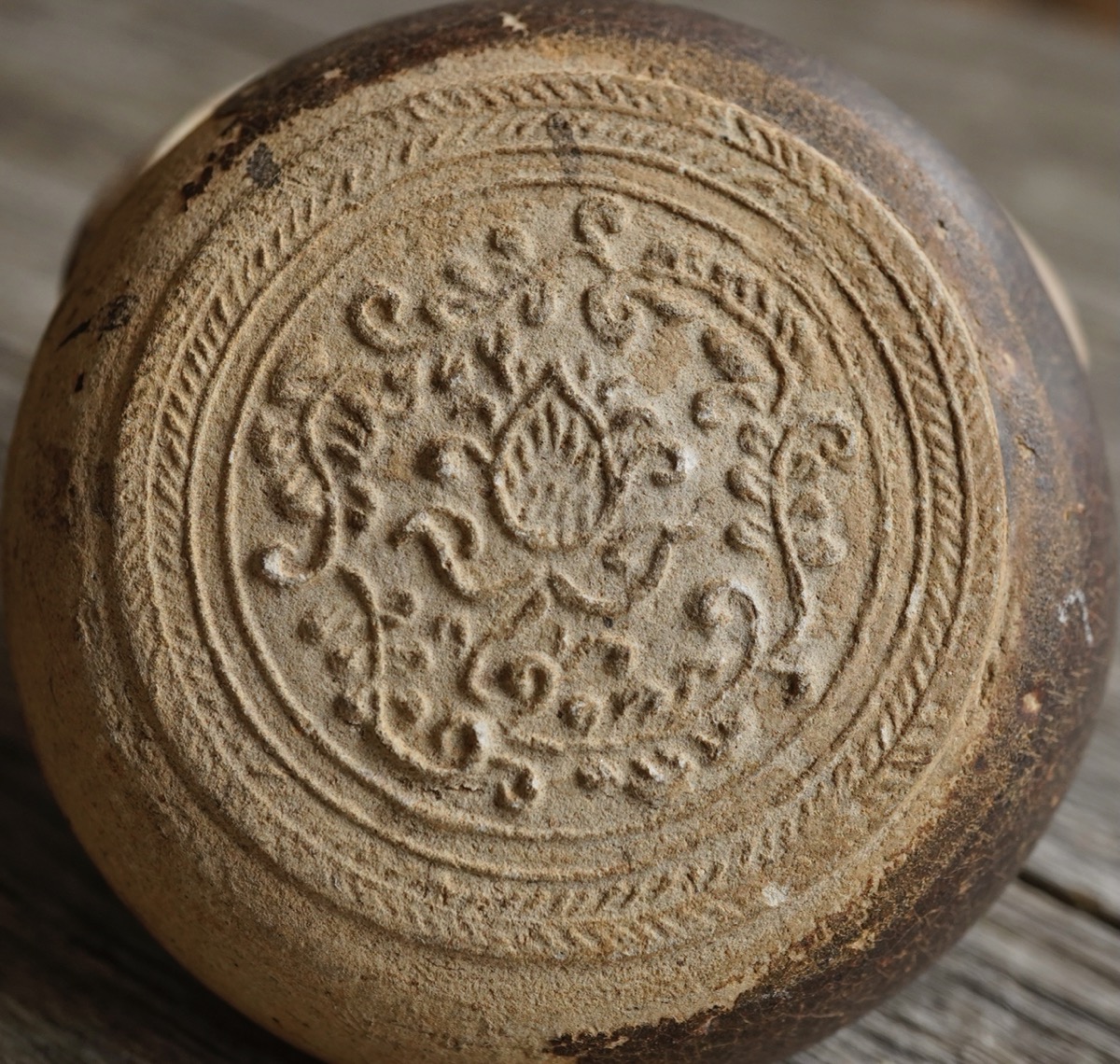 Thai brown glazed box, foliage moulded, 15th century