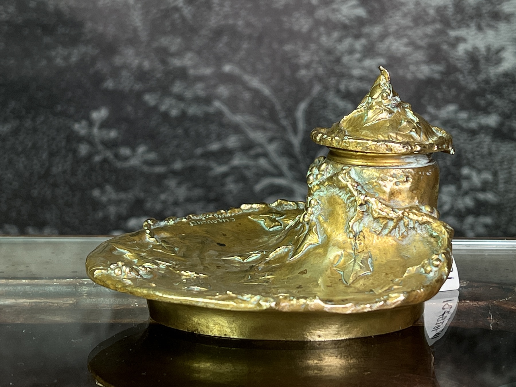 Louchet bronze inkwell