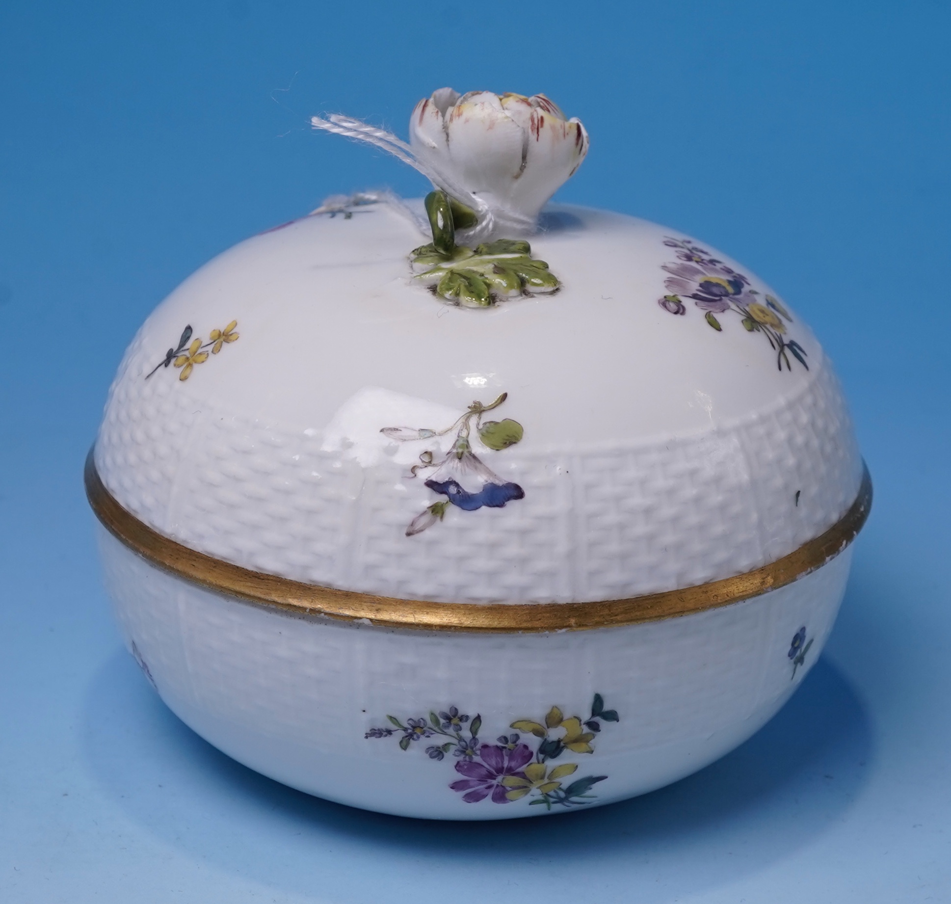 Meissen covered box c.1755