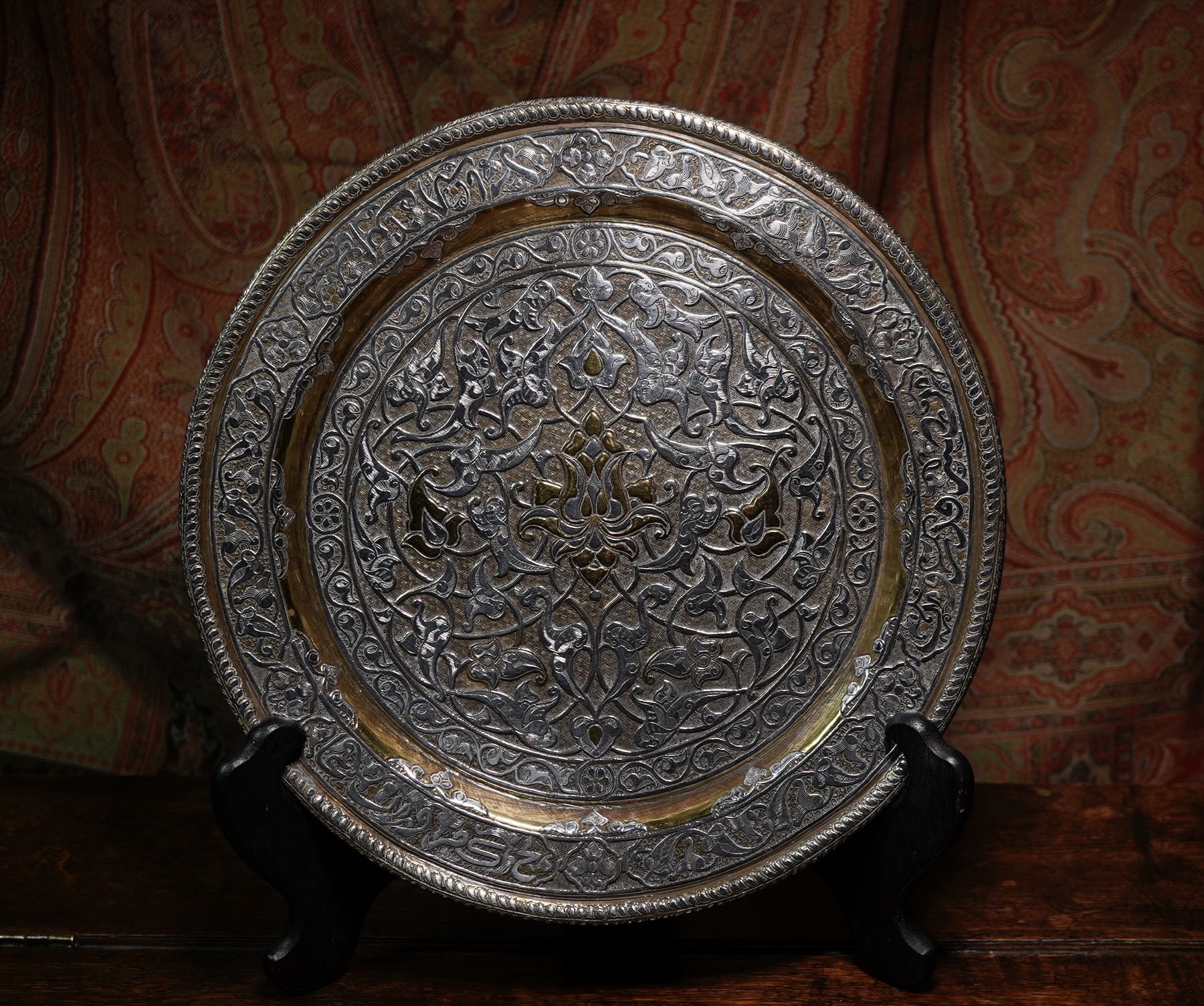 Damascus ware charger, superb silver & gold Mamluk Revival inlay, Kufic script, c. 1900