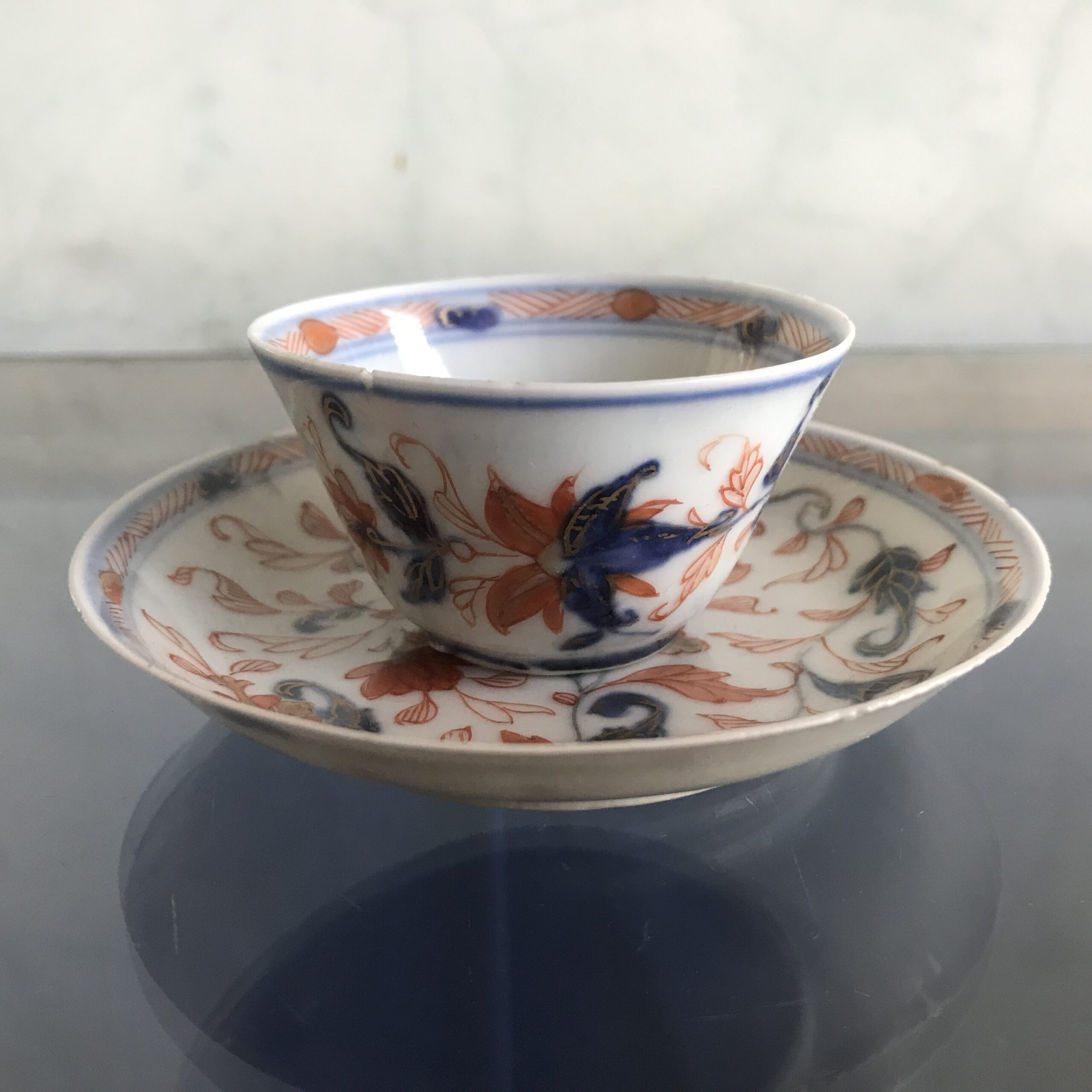 Chinese export Imari style teabowl & saucer, c. 1730