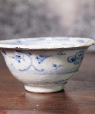 Hoi An Shipwreck wine bowl, petal lobed blue + white, later 15th century