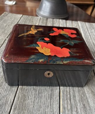 Japanese lacquer box, bird & peony flowers, c. 1900