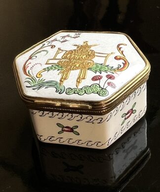 French hexagonal Chinoiserie enamel box, c. 1900