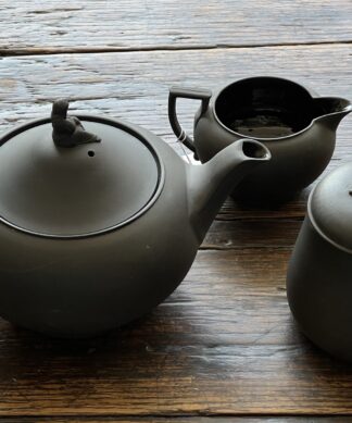 Wedgwood black basalt tea set, plain form, 19th/20th C