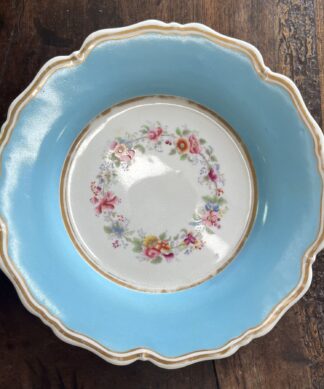 Chamberlain & Co Worcester plate, blue border, floral wreath C.1850