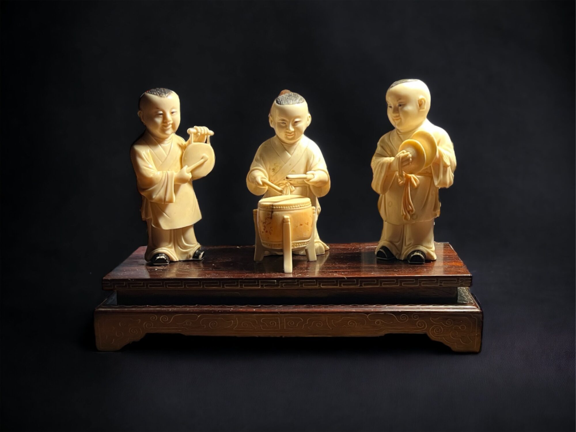 Antique Chinese Ivory Children