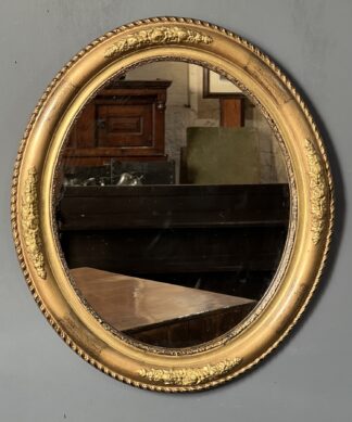 Victorian oval mirror, gilt frame, C.1870