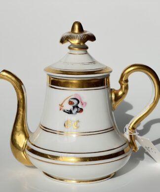 Bohemian porcelain teapot, Knight crest & ‘GC’, c. 1880