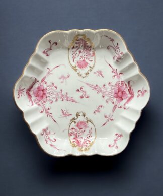 Dr Wall Worcester teapot stand, prob. London decorated, c. 1770