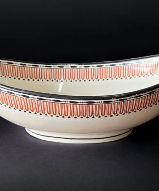 Large oval Wedgwood Queensware bowl, C. 1775