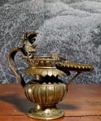 Indian- Nepalese bronze Sukunda oil lamp