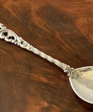 Fine quality Norwegian .830 Silver spoon, 'Dobbel Rokokko' scroll & hair-plait handle, Brødrene Lohne, Bergen, mid 20th c.