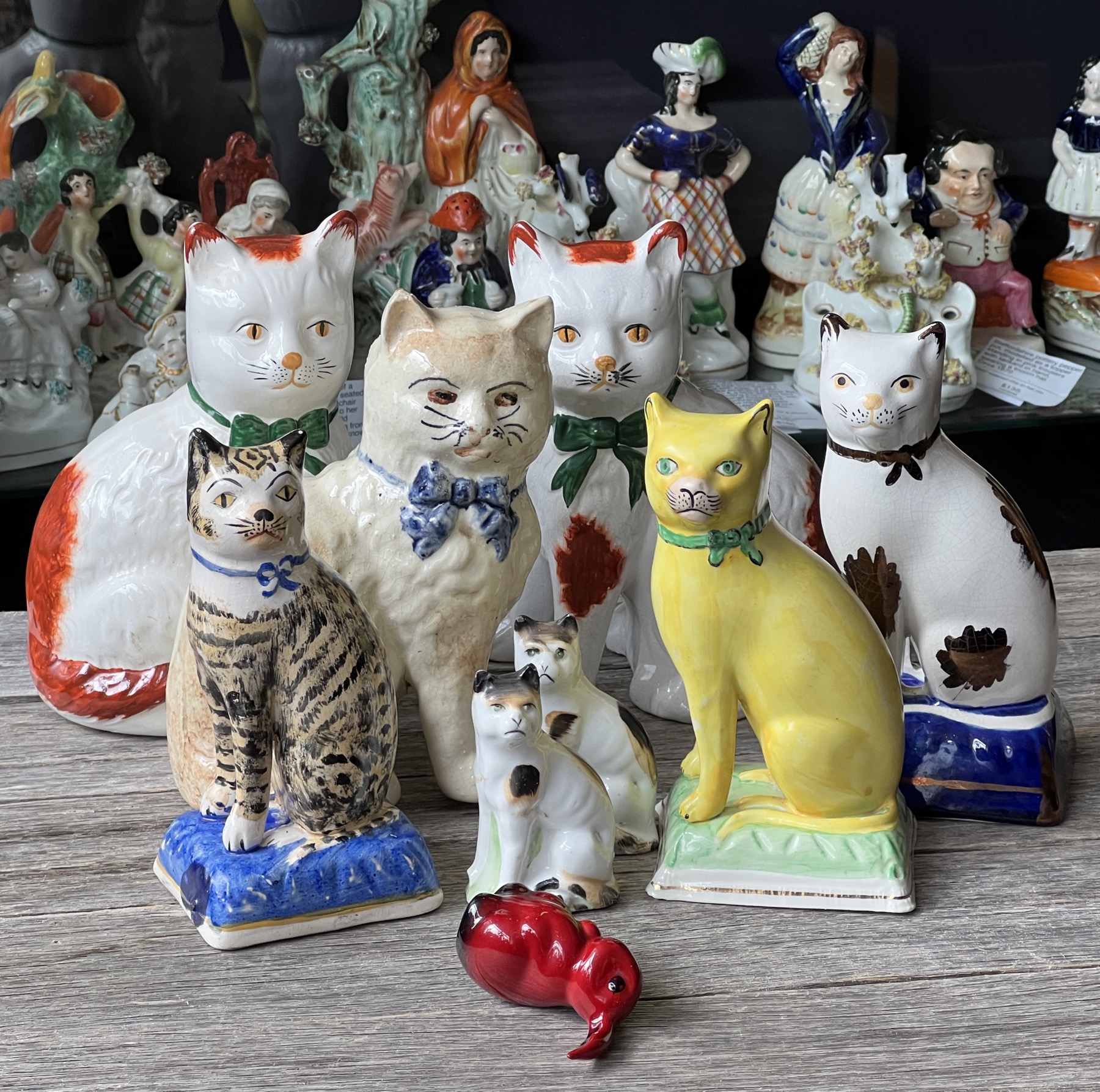 Kitten Figurine - Ceramic – Small Town Antiques