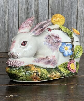 Faience Rabbit Tureen, Italian maiolica, 20th century.