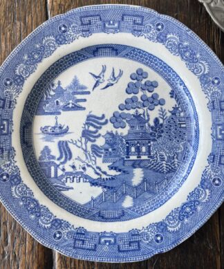 Early Pealware plate, 'Willow Pattern' c. 1825