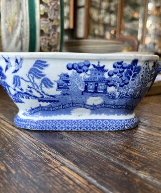 Small Staffordshire Pottery Willow Pattern tureen base, shell handles, c. 1850