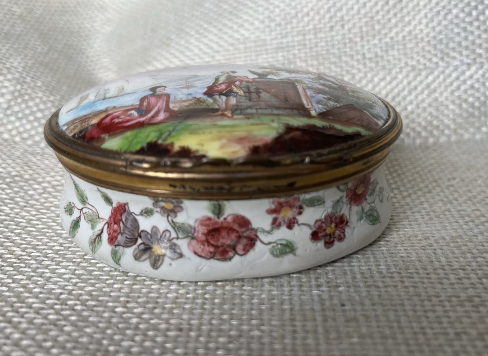 Birmingham enamel box, hand-painted scene with couple, c. 1765