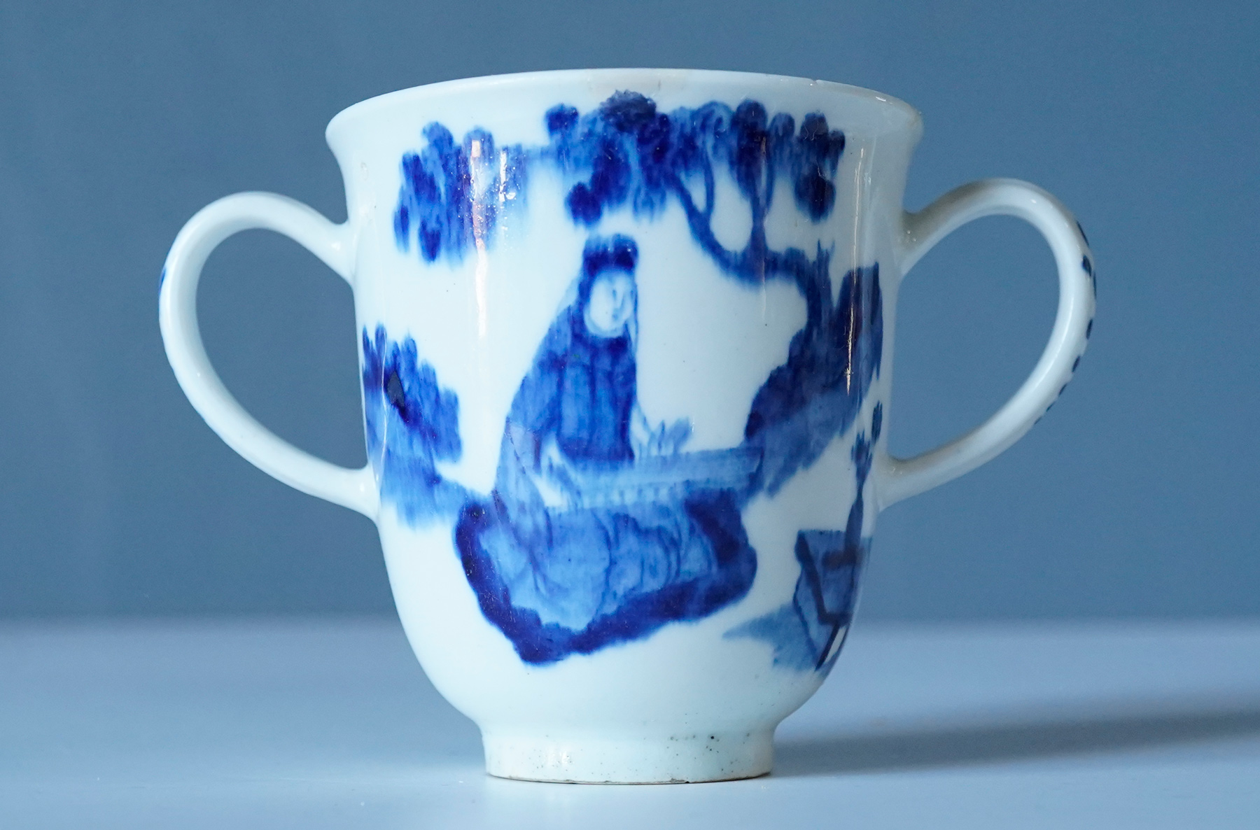 Bow double handled cup with underglaze Chinoiserie, 'Kato Player', c. 1755