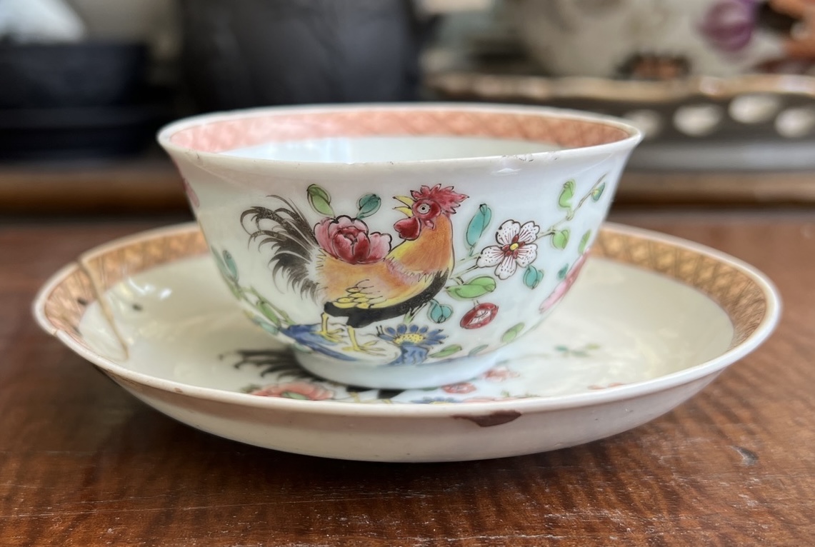 REFERENCE PIECE: Chinese export teabowl and saucer, famile rose Rooster pattern, C 1740